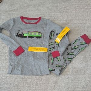NWT leveret Kids Train Pajamas - Gray and Red